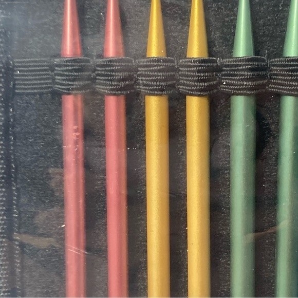 Boye Needle Master Junior Circular Knitting Needle Kit for Beginners 16pc - Picture 9 of 16